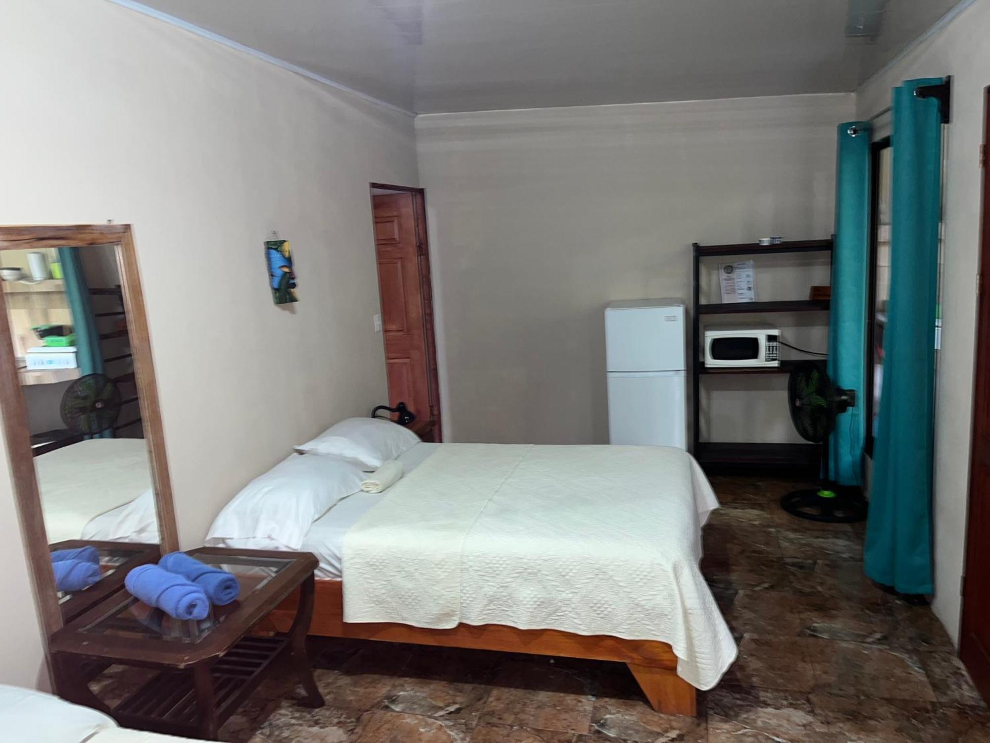 Casa Escondida Apartments Мануэль-Антонио Экстерьер фото