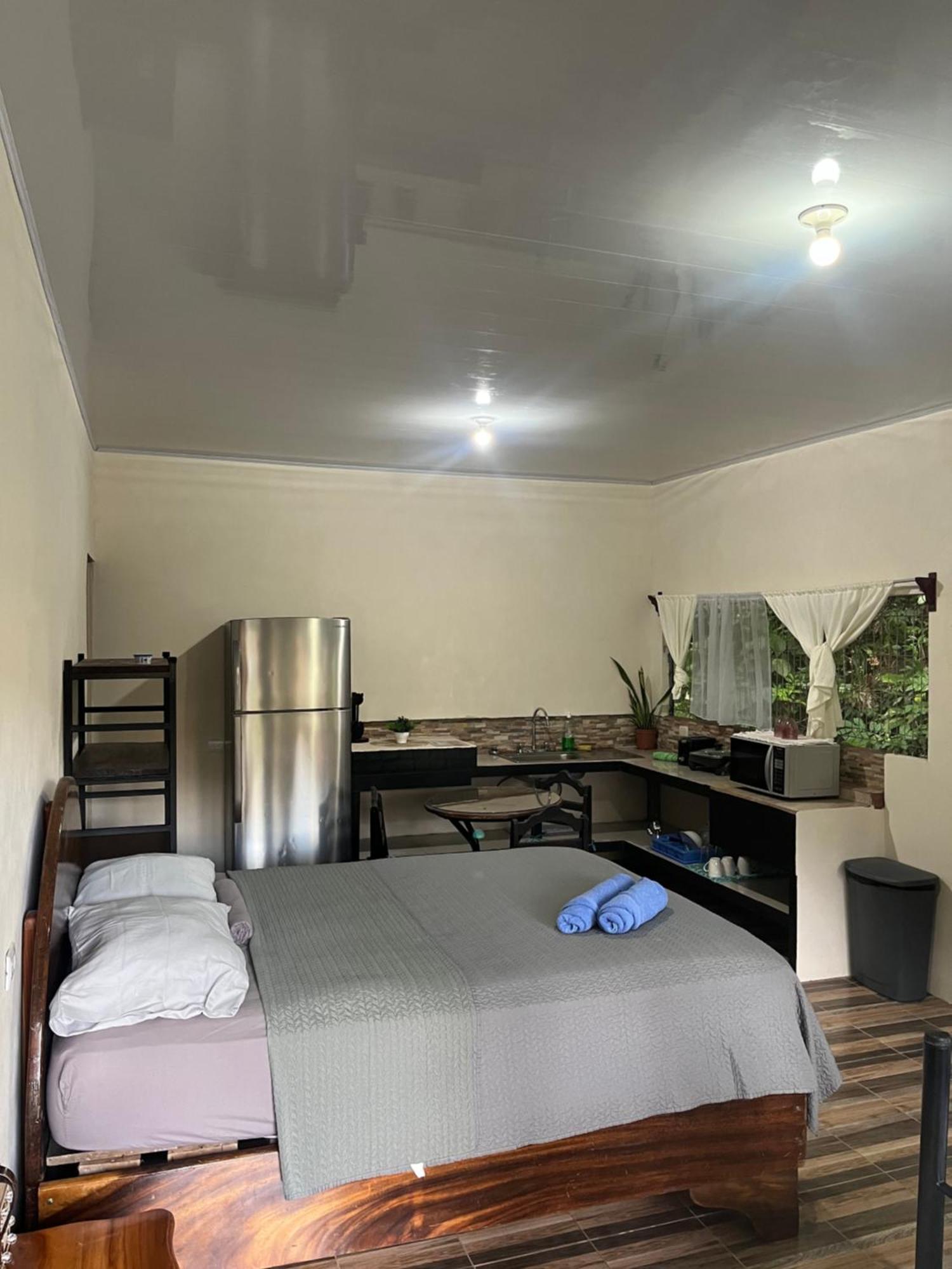 Casa Escondida Apartments Мануэль-Антонио Экстерьер фото