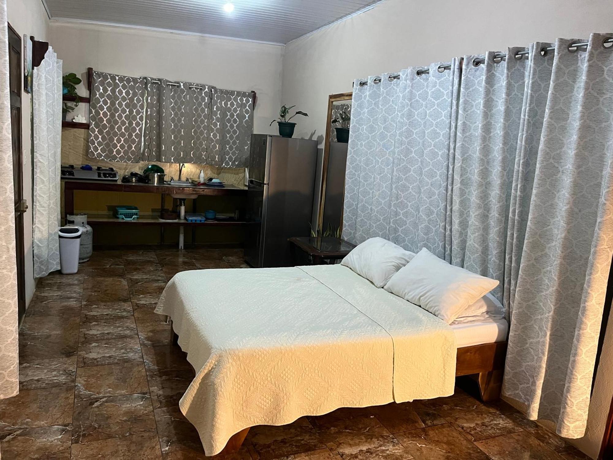 Casa Escondida Apartments Мануэль-Антонио Экстерьер фото